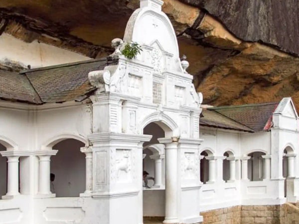 Full-Day Tour to Sigiriya and Dambulla from Colombo